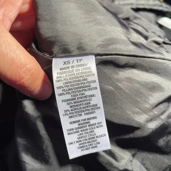 Prince and Fox Black Puffy Vest with Detailing Size XS with Hood - Picture 6 of 6